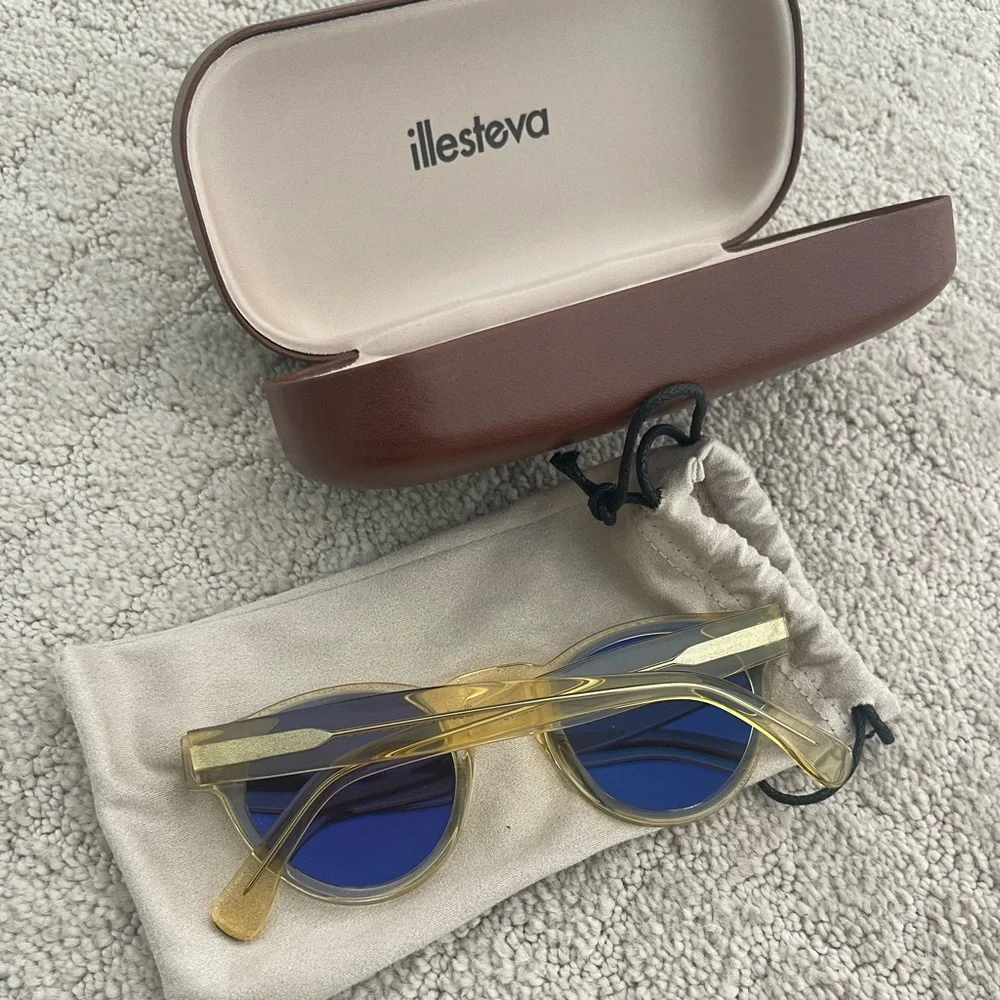 Illesteva Leonard Gold Frame Sunglasses with Pink Lenses - Picture 2 of 8